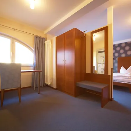 فندق Zum Schwanen Mit Restaurant Mona Liza 3*