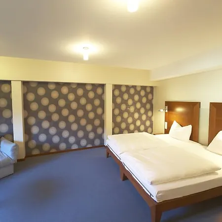 Zum Schwanen Mit Restaurant Mona Liza 3* Osthofen