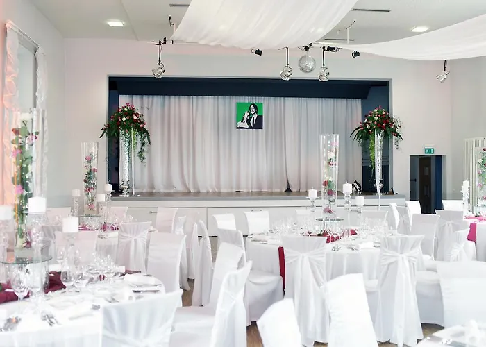 Zum Schwanen Mit Restaurant Mona Liza Hotell Osthofen